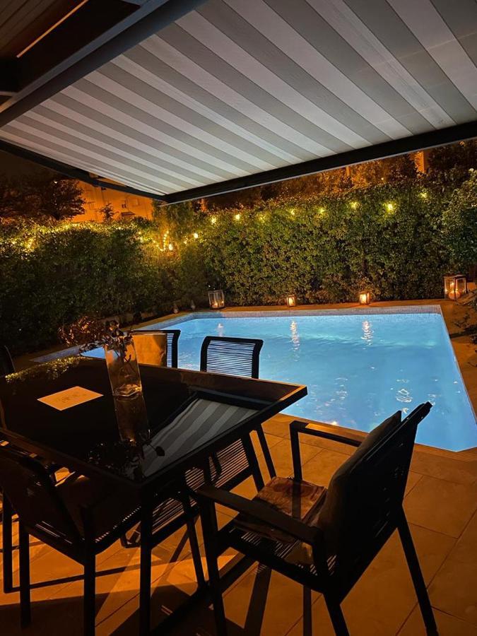 Space In The Villa With Poll Near Golf In Madrid Esterno foto