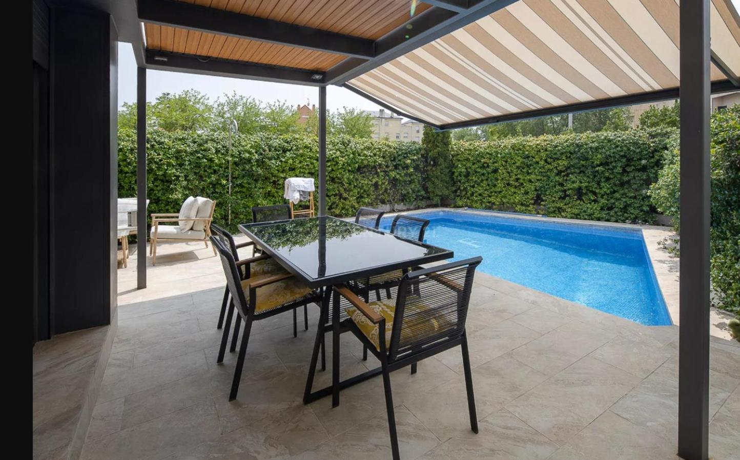 Space In The Villa With Poll Near Golf In Madrid Esterno foto