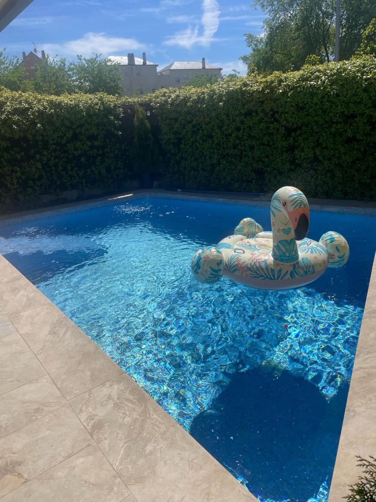 Space In The Villa With Poll Near Golf In Madrid Esterno foto
